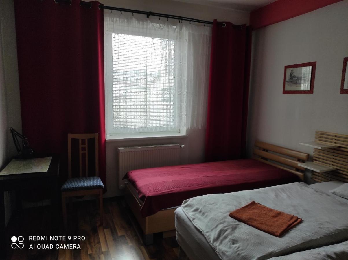 Red Apartment Bratislava Exterior photo