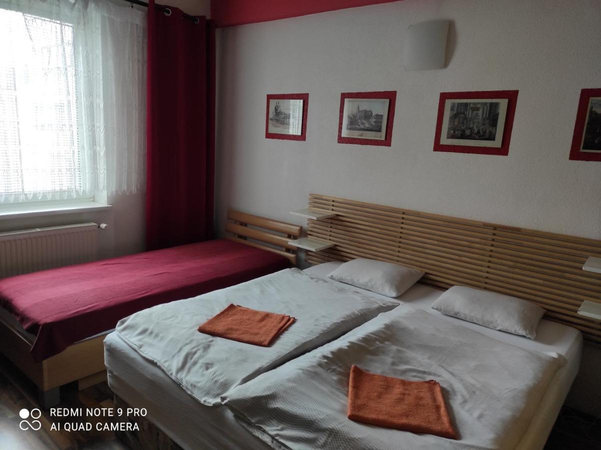 Red Apartment Bratislava Exterior photo